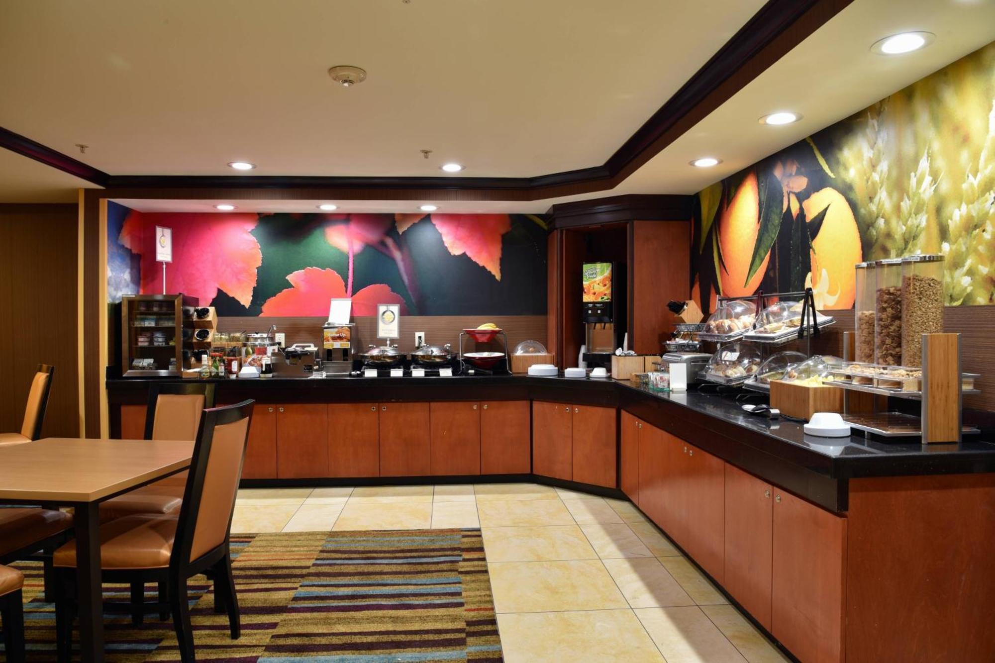 温莎洛克斯 哈特福德机场费尔菲尔德客栈酒店 外观 照片